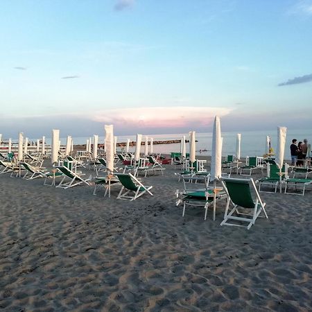 Apartamento New Luxury 2Bdr Terrace, Views, Ac Marina Di Carrara Exterior foto